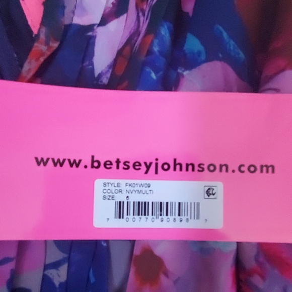 NWT Betsey Johnson pintucked dress - Picture 8 of 8